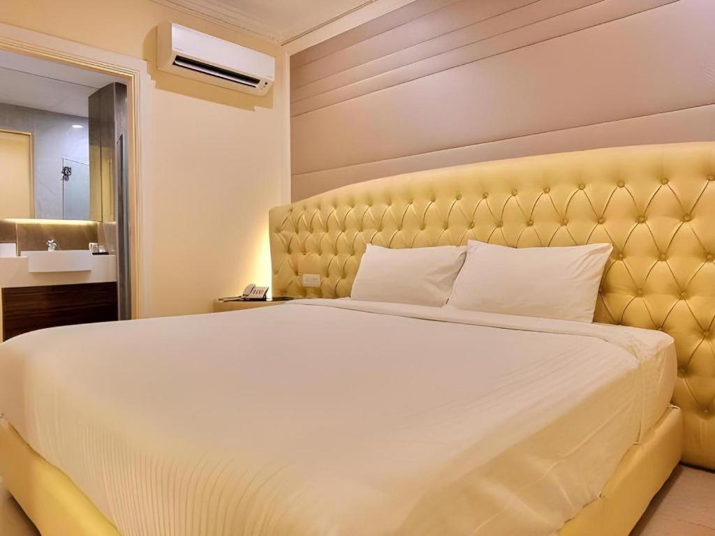 Ritzton Hotel Johor Bahru Dış mekan fotoğraf