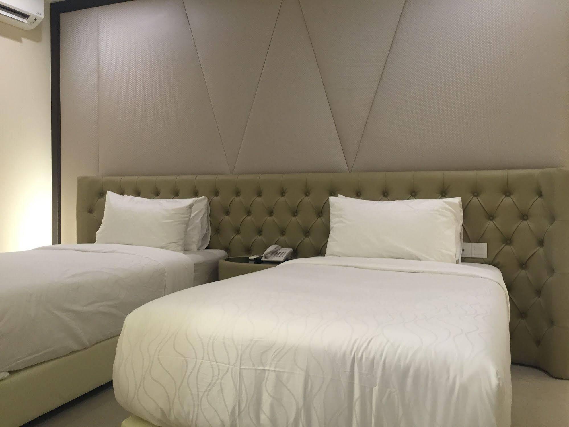 Ritzton Hotel Johor Bahru Dış mekan fotoğraf